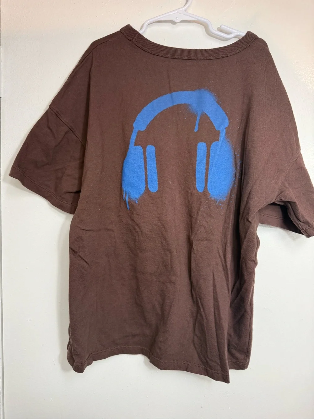 4/$10 bundles Cat & Jack Brown Short Sleeve Tee with Blue Music Graphic